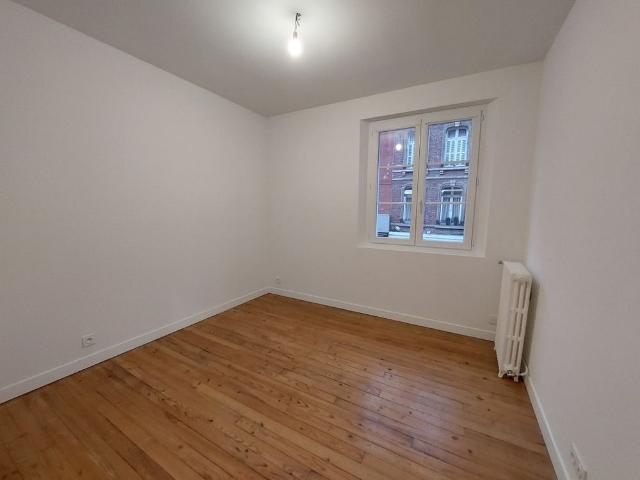 Location Appartement 3 pièces 91m² EU 76260