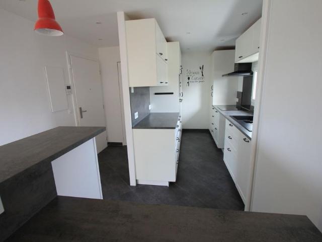 Location Appartement 3 pièces 91m² LE PLESSIS ROBINSON 92350