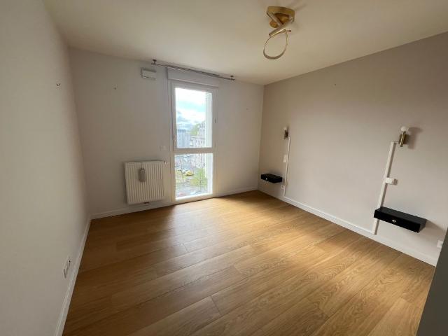 Location Appartement 3 pièces 91m² RODEZ 12000