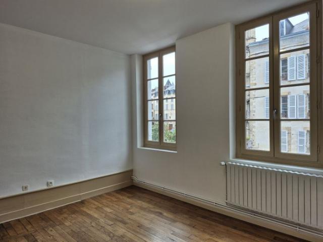 Location Appartement 3 pièces 91m² TULLE 19000