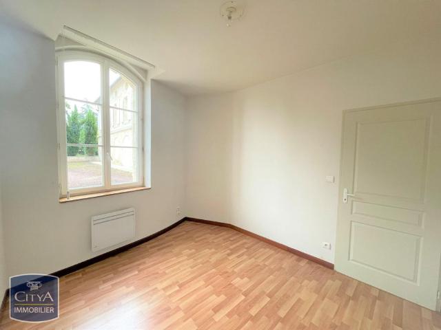 Location Appartement 3 pièces 92m² COUTRAS 33230