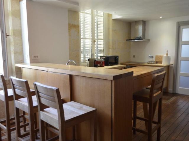 Location Appartement 3 pièces 92m² BORDEAUX 33000