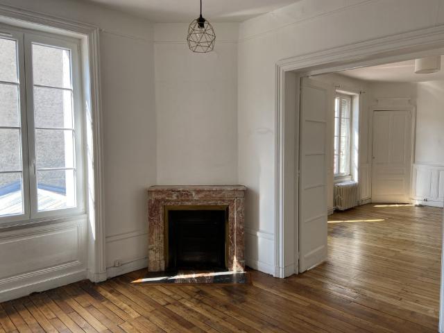 Location Appartement 3 pièces 92m² LYON 3ème