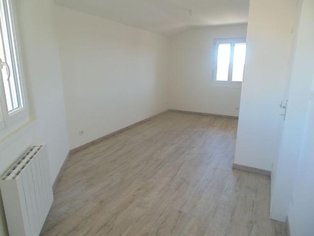 Location Appartement 3 pièces 92m² ST PAUL DE VARAX 01240