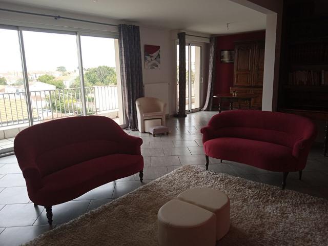 Location appartement 3 pièces, 95.81m², Rochefort