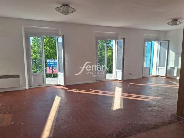 Location Appartement 3 pièces 95m² DRAGUIGNAN 83300