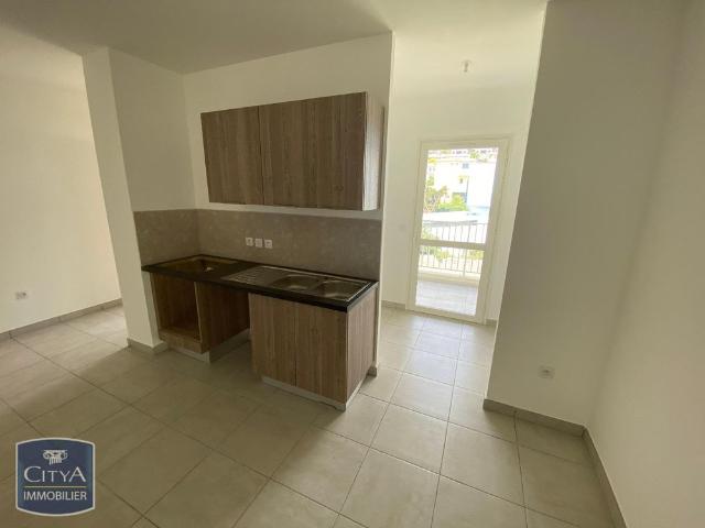 Location Appartement 3 pièces 95m² STE CLOTILDE 97490