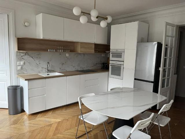 Location Appartement 3 pièces 95m² PARIS 3ème