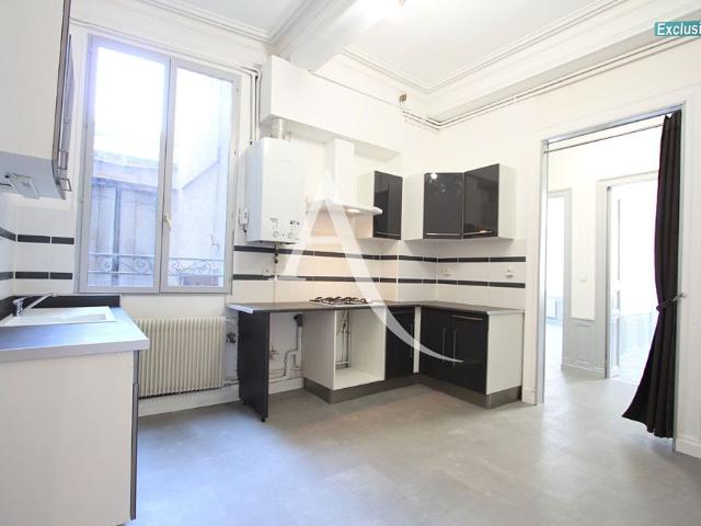 Location appartement 3 pièces, 98.00m², Montpellier