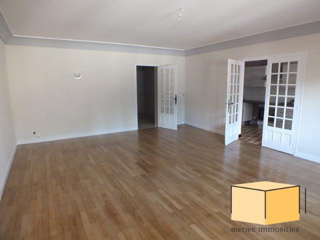 Location Appartement 3 pièces 99m² BELLEY 01300