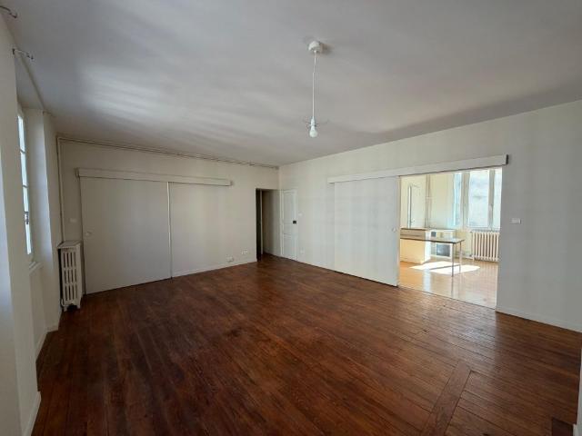 Location Appartement 4 pièces 99m² MONTAUBAN 82000