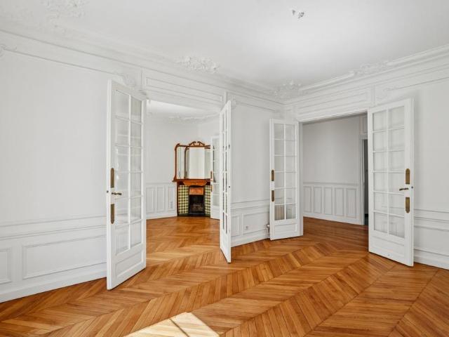 Location Appartement 3 pièces 99m² PARIS 17ème