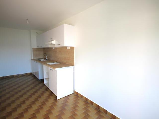 Location Appartement 3 pièces 0 m2 Cannes la bocca