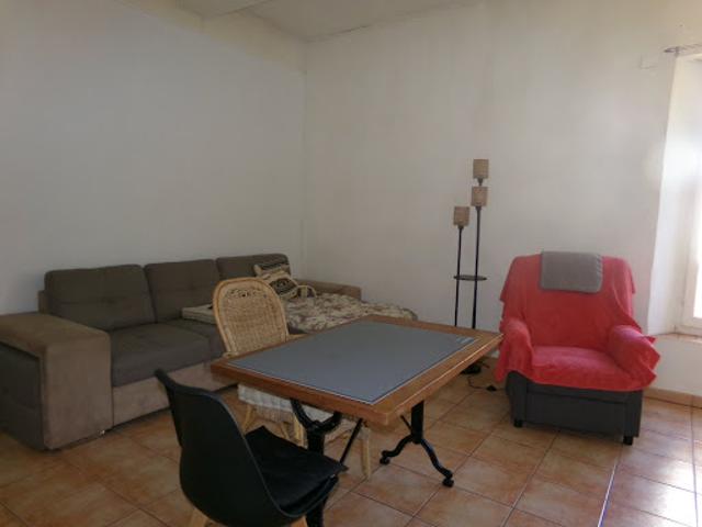 Location Appartement 3 pièces 100 m2 Saint Geniès de Fontedit