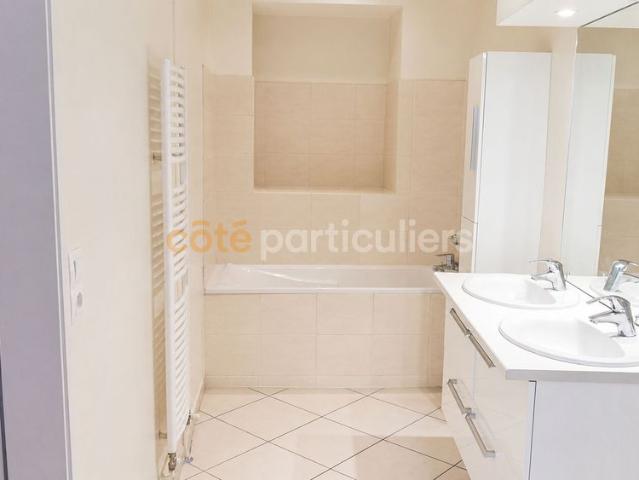 Location Appartement 3 pièces 100m²