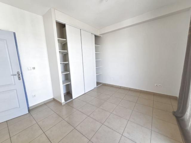 Location Appartement 3 pièces 105m² ST DENIS 97400