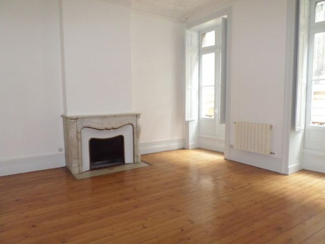 Location Appartement 3 pièces 107m² BORDEAUX 33000