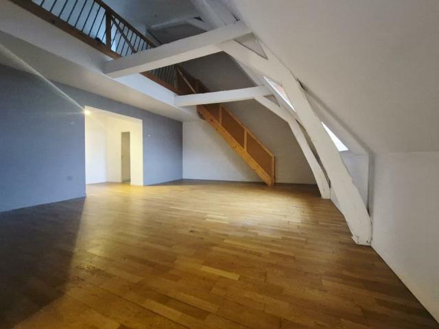 Location Appartement 3 pièces 108m² AIRE SUR LA LYS 62120
