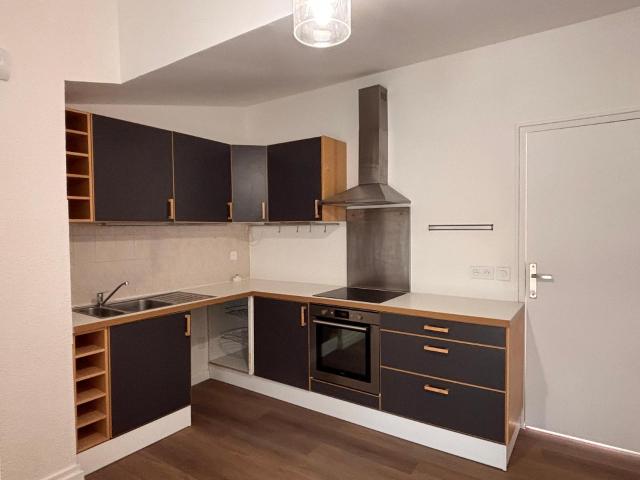 Location Appartement 3 pièces 109m² BORDEAUX 33000