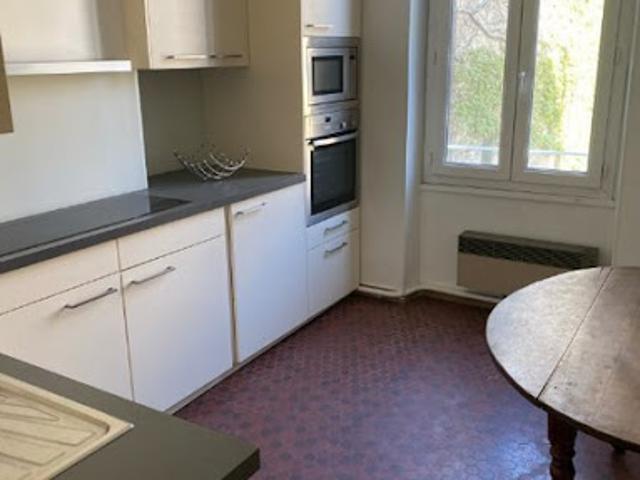 Location Appartement 3 pièces 110 m2 Marseille 6ème