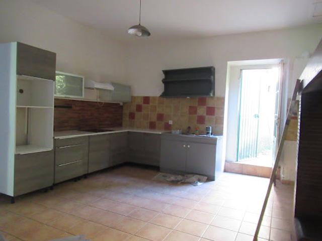 Location Appartement 3 pièces 110 m2 Saint Geniès de Fontedit