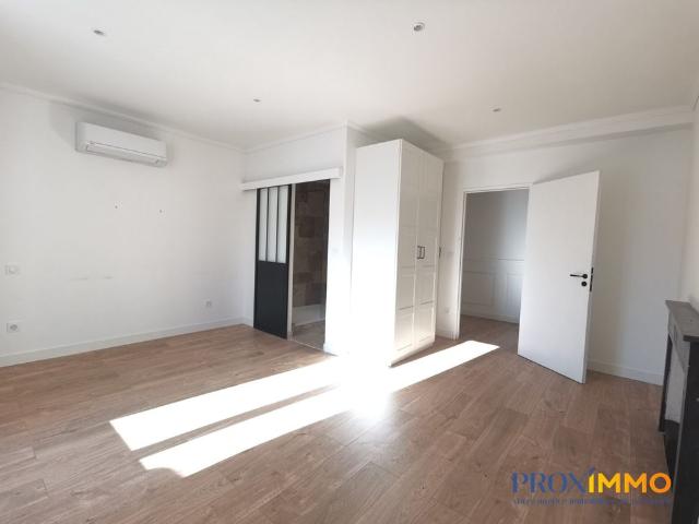 Location Appartement 3 pièces 111m² VOIRON 38500