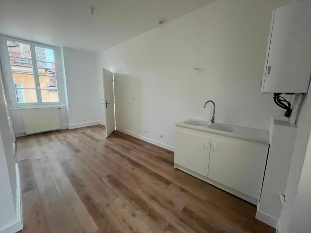 Location Appartement 3 pièces 113m² LYON 2ème