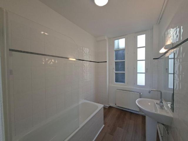 Location Appartement 3 pièces 113m² LYON 2ème