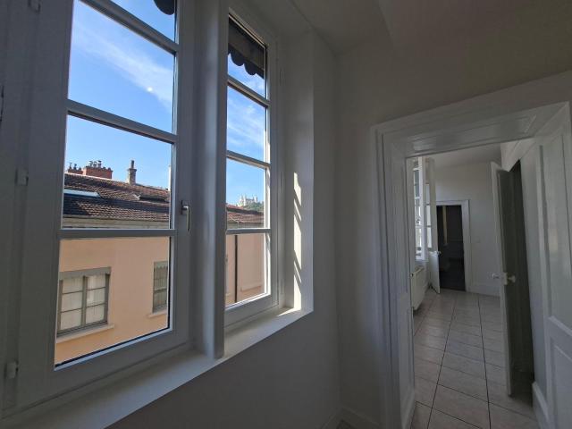 Location Appartement 3 pièces 113m² LYON 2ème