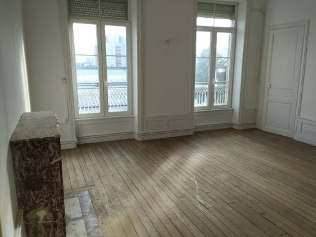 Location Appartement 3 pièces 120 m2 Sedan