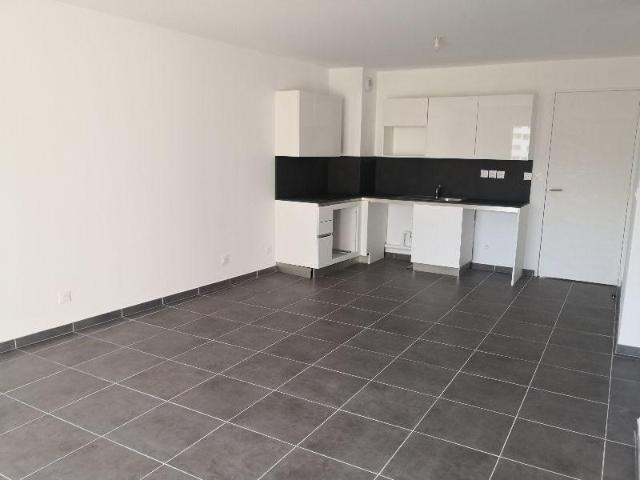 Location appartement 3 pièces 13005 Marseille