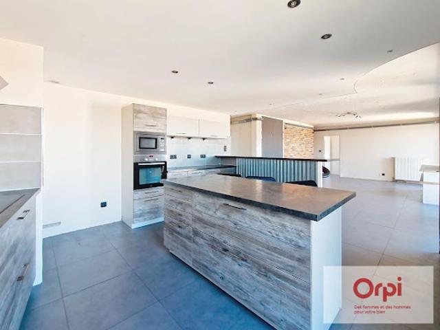 Location Appartement 3 pièces 132.76 m2 Montluçon