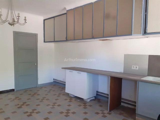Location Appartement 3 pièces 132 m2 à Salernes