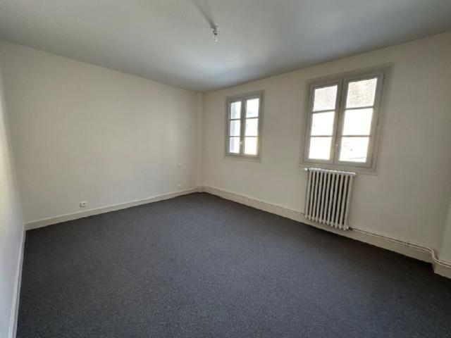 Location Appartement 3 pièces 132m² ILLIERS COMBRAY 28120