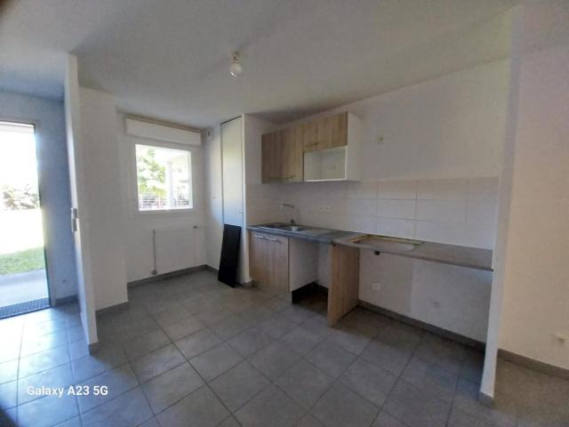 Location appartement 3 pièces TOULOUSE 63m² à 766.41€/mois CDC Habitat