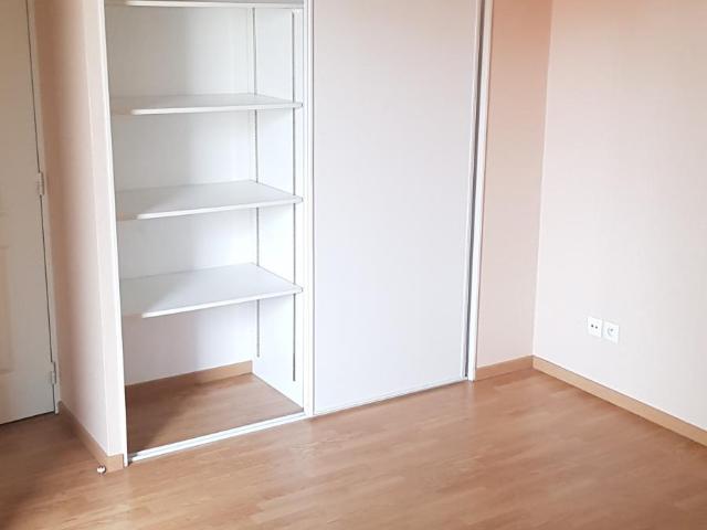 Location appartement 3 pièces VILLEURBANNE 70m² à 997.22€/mois CDC Habitat