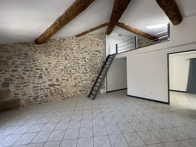 APPARTEMENT 3 PIECES A COMBAS