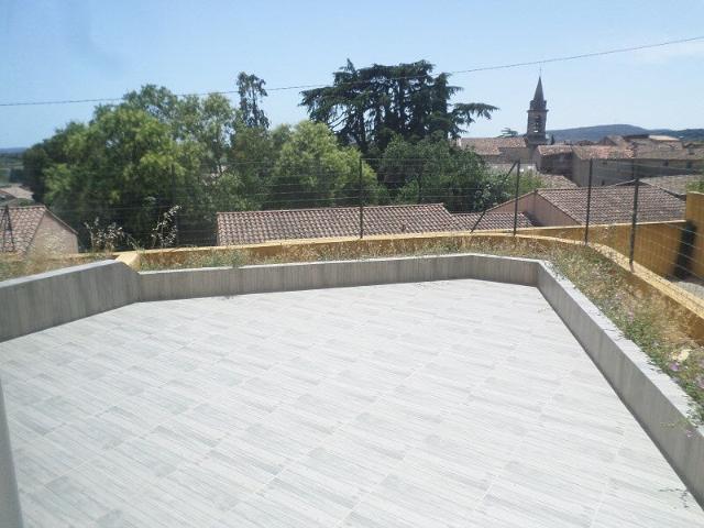 Location appartement 3 pièces avec terrasse et parking à St