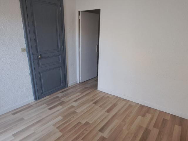 location appartement 3 pièces de 47m2 avec terrasse à Clermo