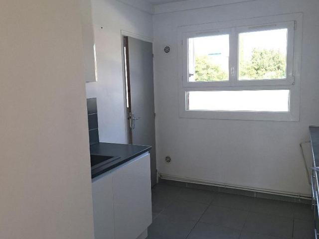 Location Appartement 3 pièces DRAGUIGNAN 83300