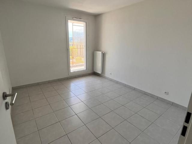 Location appartement 3 pièces GRENOBLE 64m² à 912.98€/mois CDC Habitat