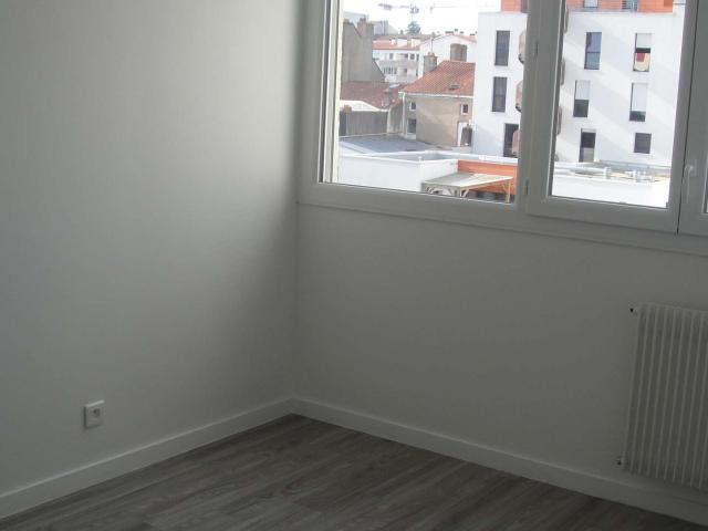 Location appartement 3 pièces La Roche Sur Yon Centre Ville 85