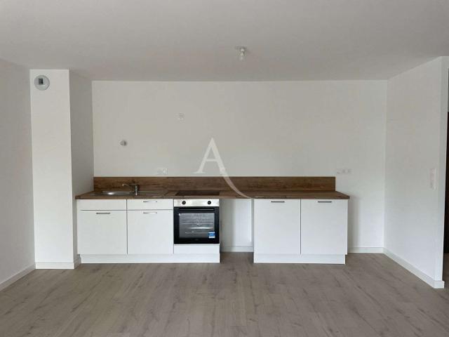 Location appartement 3 pièces Laval Avesnières 53