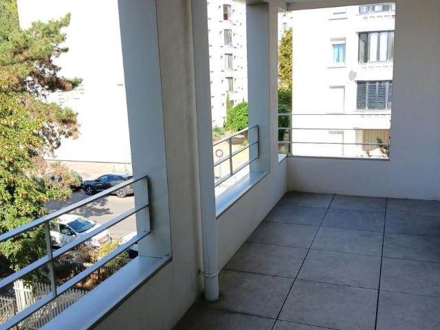 Location appartement 3 pièces LYON 63m² à 918.74€/mois CDC Habitat