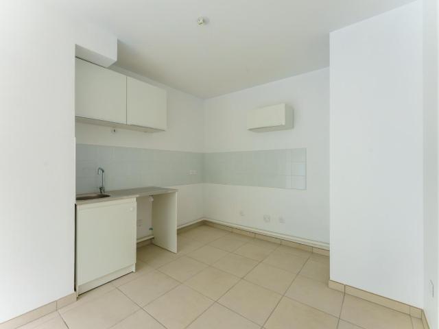Location appartement 3 pièces MARSEILLE 56m² à 674.40€/mois CDC Habitat