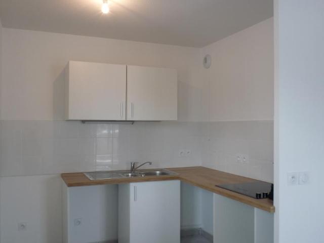 Location appartement 3 pièces MARSEILLE 70m² à 992.39€/mois CDC Habitat