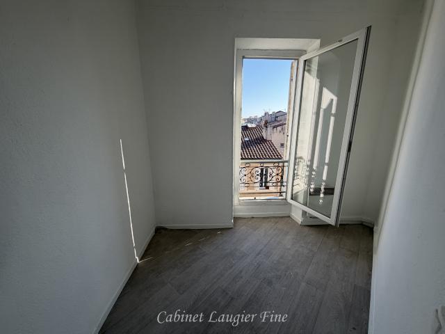 location appartement 3 pièces Marseille Ecole, commerce