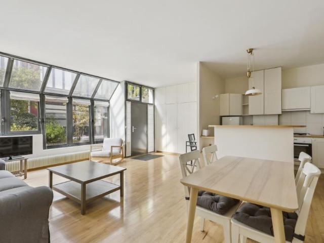 Location Appartement 3 pièces Meublé 81m² PARIS 11ème