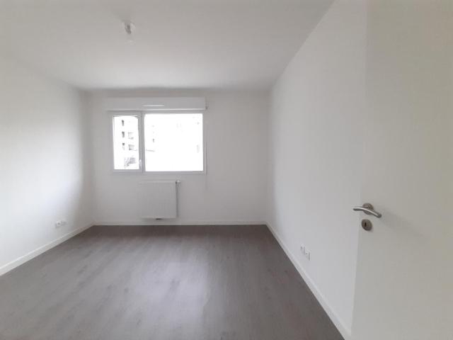 Location appartement 3 pièces SATHONAY CAMP 63m² à 976.86€/mois CDC Habitat