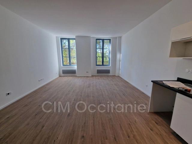 Location appartement 3 pièces Sommières 67 m²
